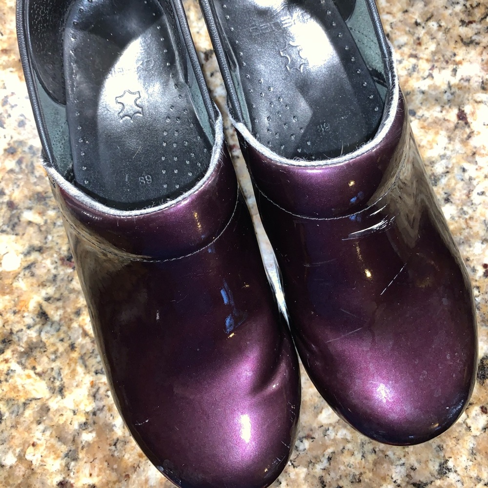 Women’s Size 39 Dansko Patent Purple Nursing Clogs